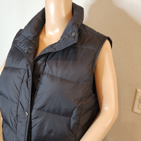 Lands' End down black puffer vest. Women's size Large. - Picture 9 of 15